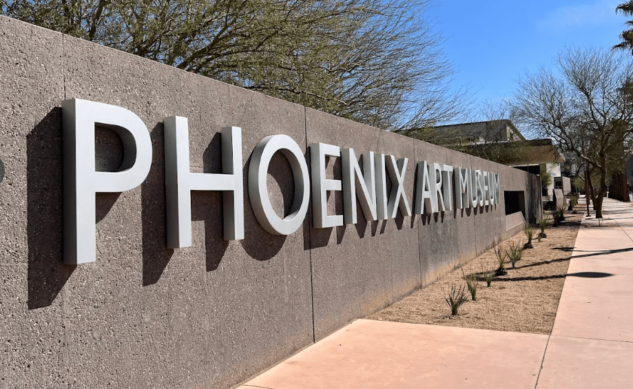 The Phoenix Art Museum offers free visitation Wednesdays from 3 pm to 8 pm and the first Friday of each month from 5 pm to 8pm.